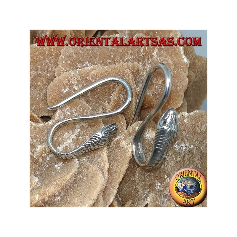 Pendientes de plata con forma de cobra (serpiente).