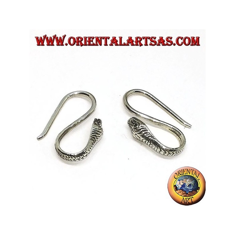Pendientes de plata con forma de cobra (serpiente).