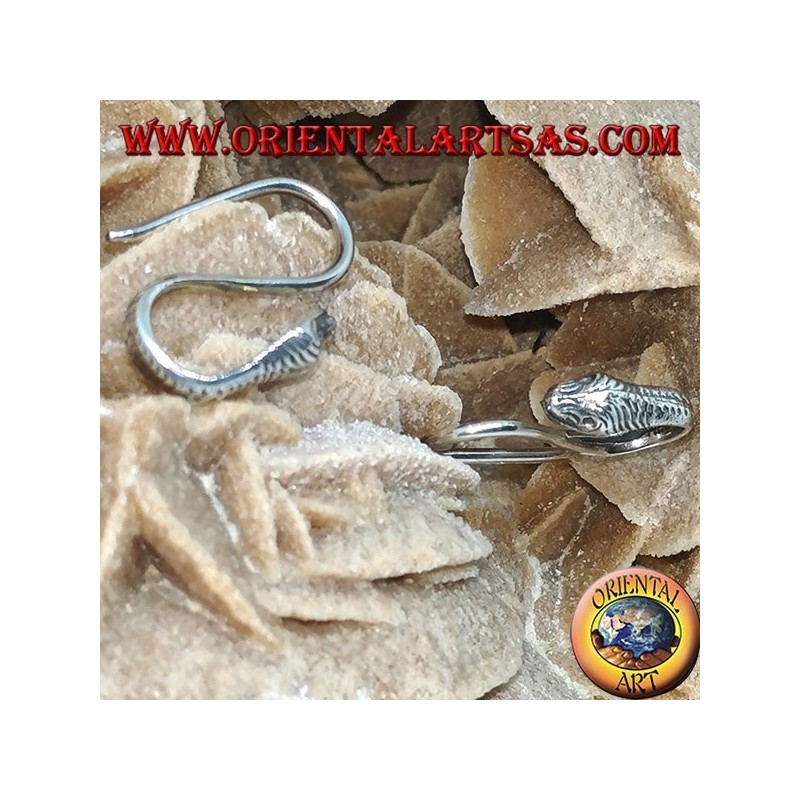 Pendientes de plata con forma de cobra (serpiente).