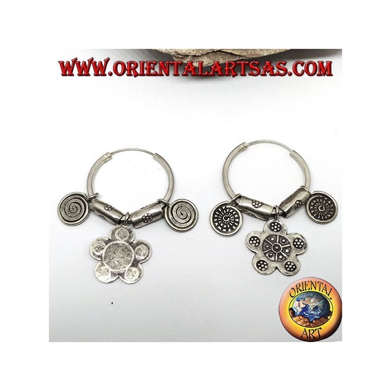 Orecchini in argento a cerchio tribali (Karen) con pendenti