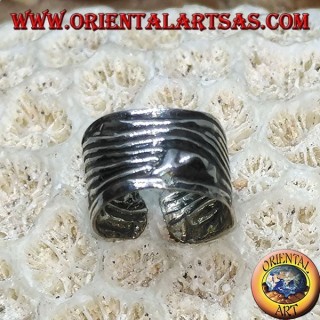 Boucle d'oreille en argent avec bande de vagues