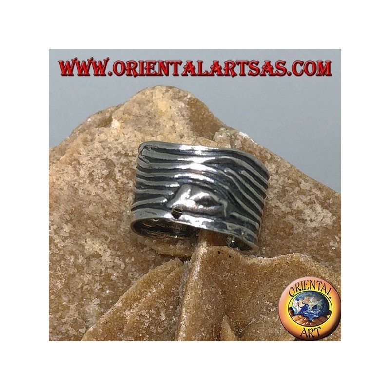 Boucle d'oreille en argent avec bande de vagues