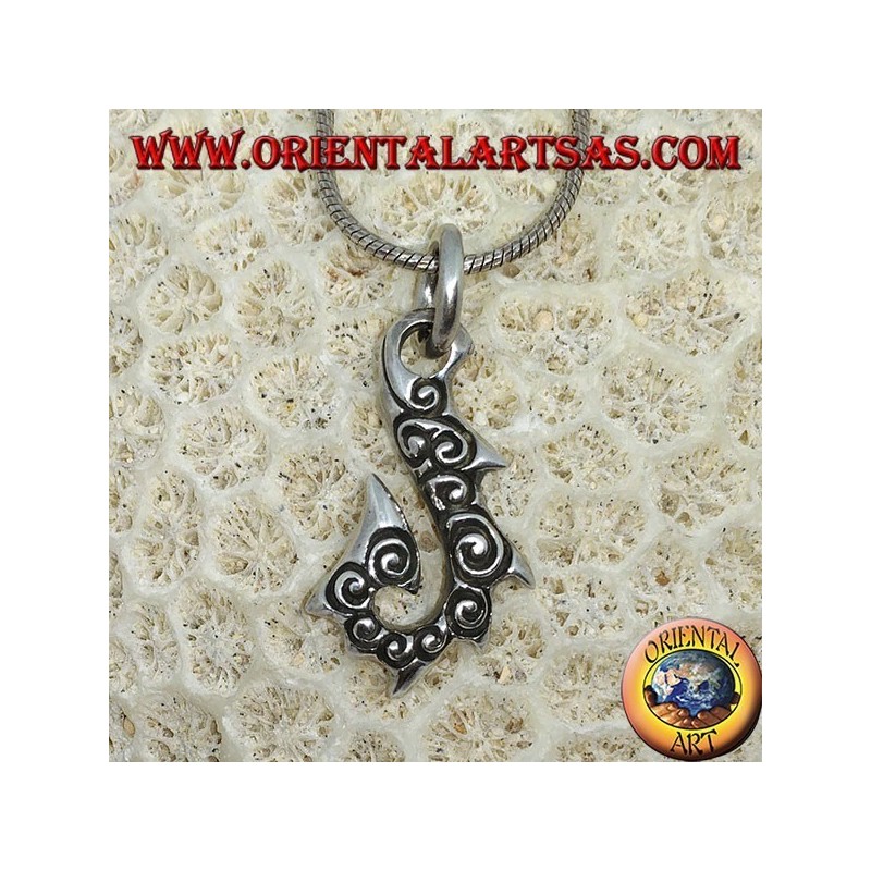 Silver pendant, HEI Matau fish hook typical of the Hawaiian Islands