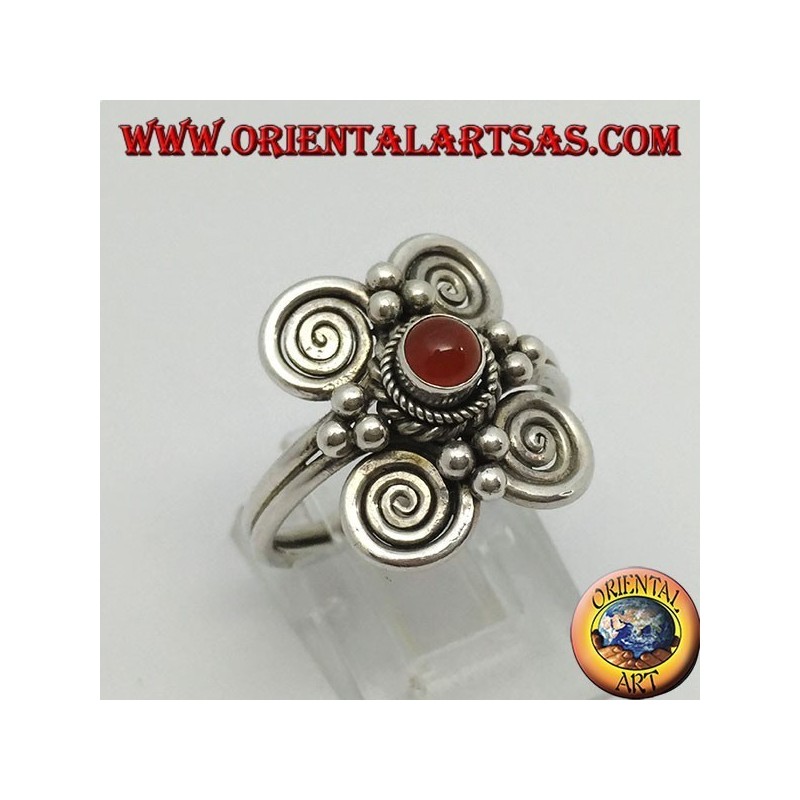 Anello in argento con corniola tonda e 4 spirali intorno
