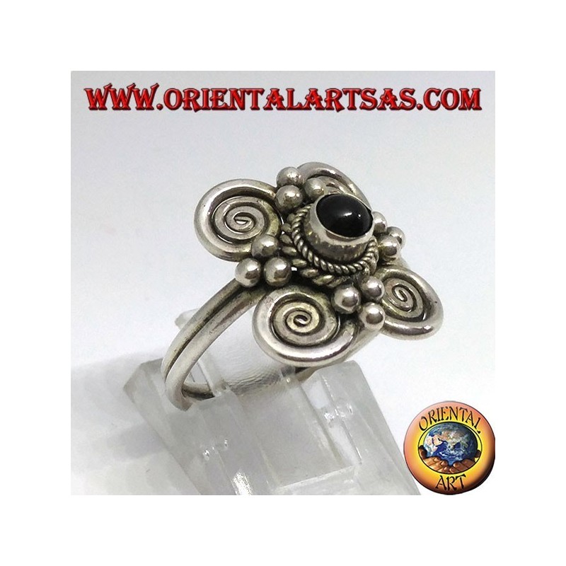 Anello in argento con onice tonda e 4 spirali  intorno