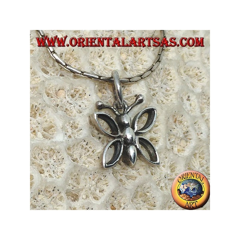 Petit pendentif en argent d'un papillon