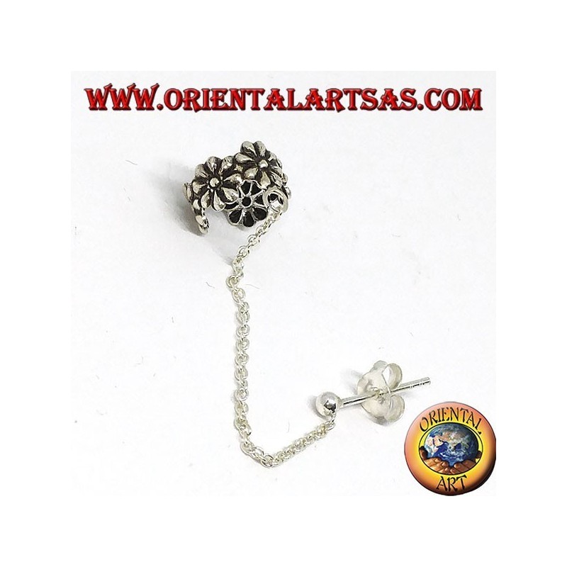 Orecchino Ear Cuff con catenella in argento, fiorellini