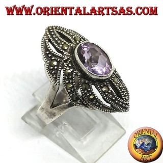 Anillo de plata con marcasita y amatista ovalada natural.