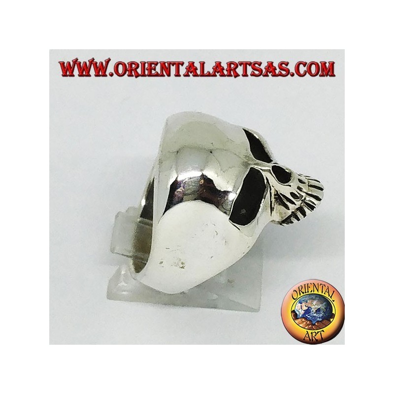 Anillo de plata, calavera sin mandíbula.