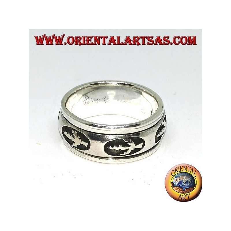 Anillo en plata antiestrés rotativo, con hoja de bajo relieve.