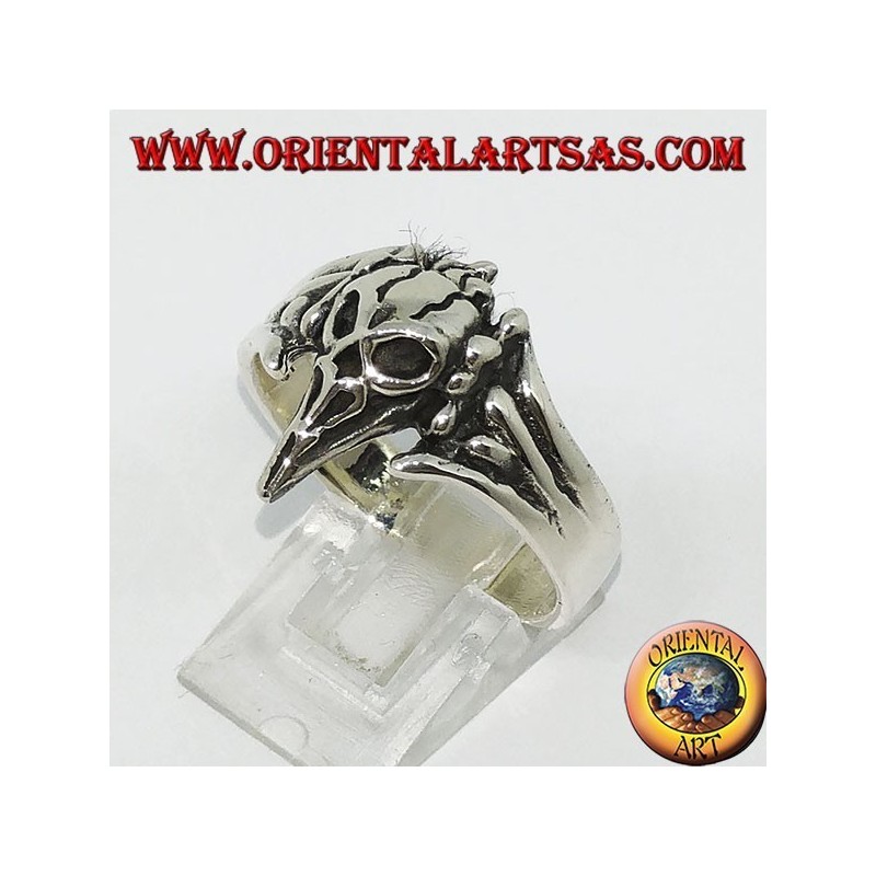 Silver ring with the crow's skull