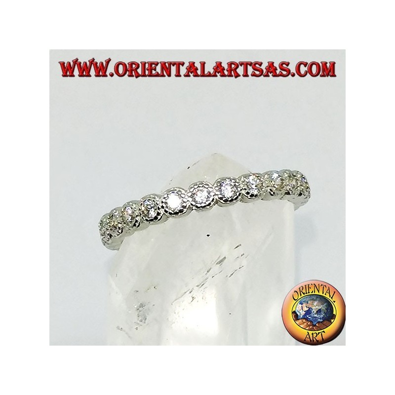 Bague en argent (alliance) avec zircons fixés individuellement