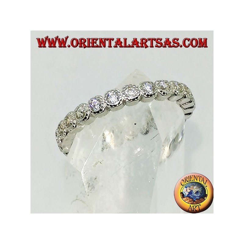 Bague en argent (alliance) avec zircons fixés individuellement