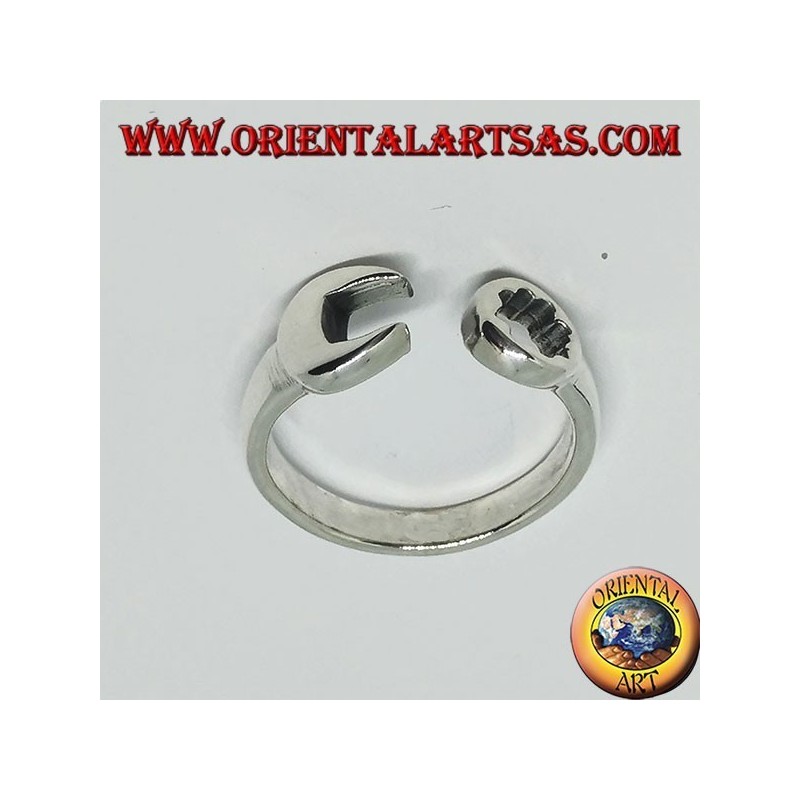 Bague en argent en forme d'anneau clé et fourchette combinées avec un mécanicien