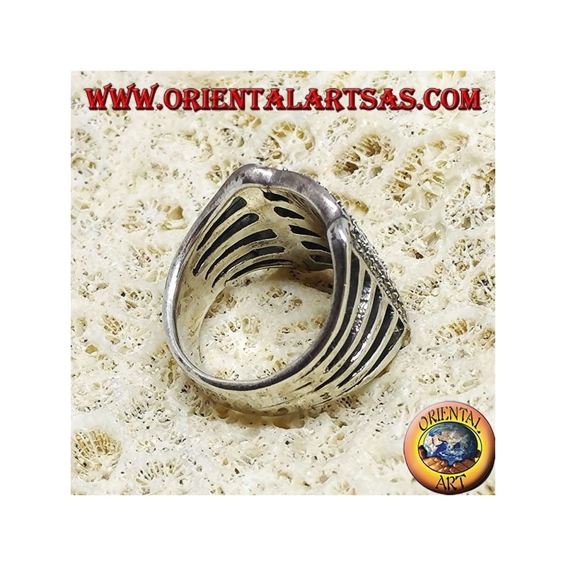 Bague en argent avec six ellipses parallèles et marcassite