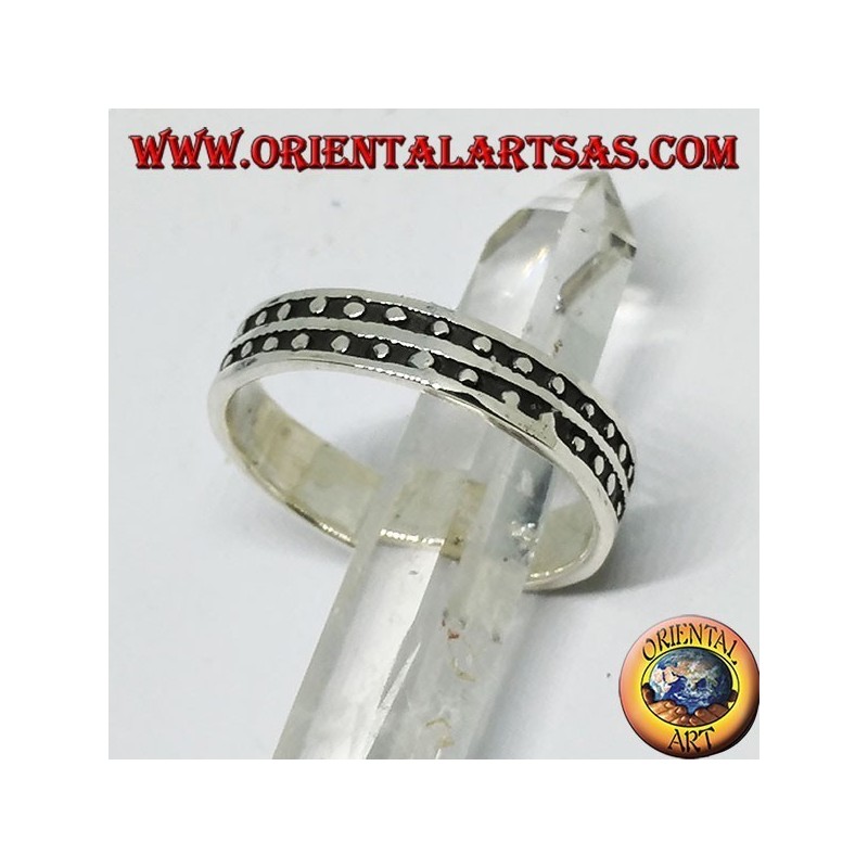 Silver ring, bas-relief band with two rows of dots