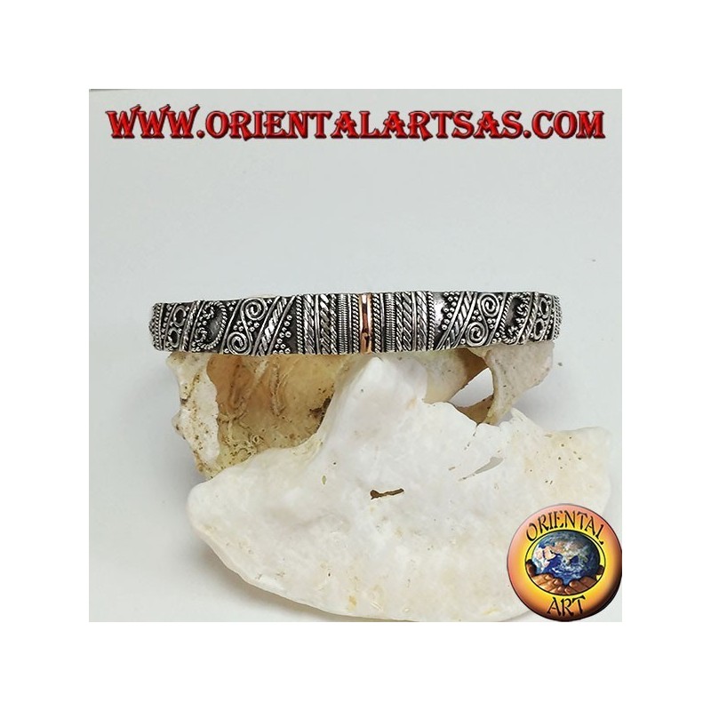 Silver bracelet, with a hand-made central 14 carat gold plaque