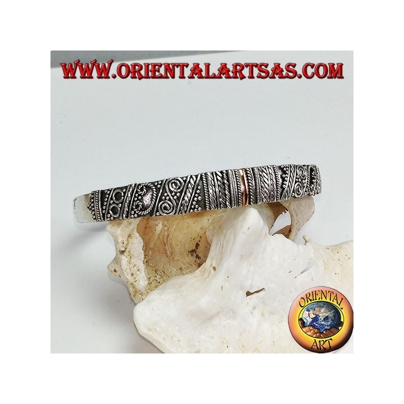 Bracelet en argent avec une plaque centrale en or 14 carats fabriquée à la main