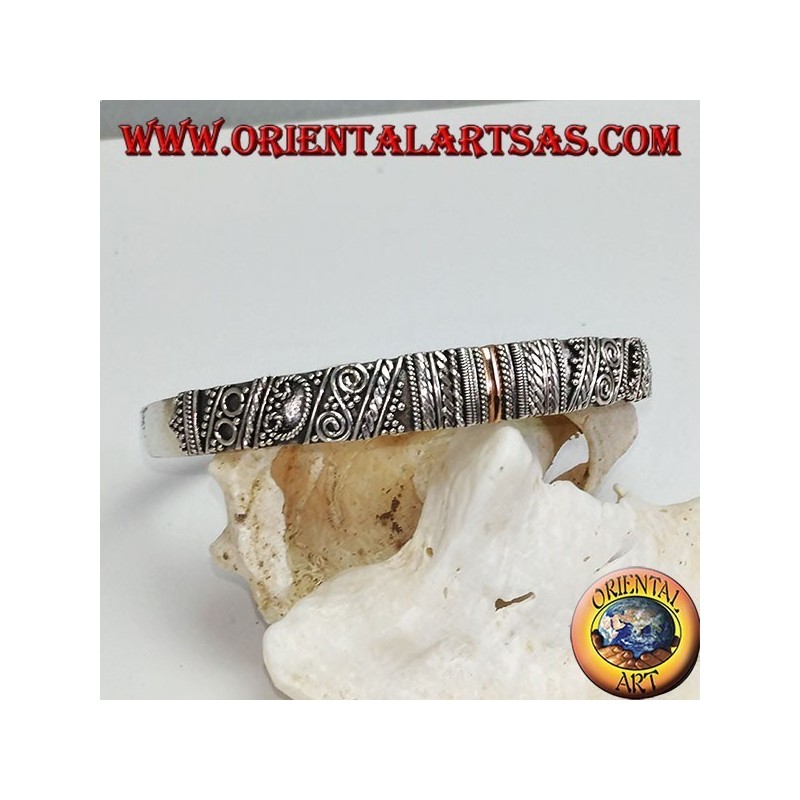 Silver bracelet, with a hand-made central 14 carat gold plaque