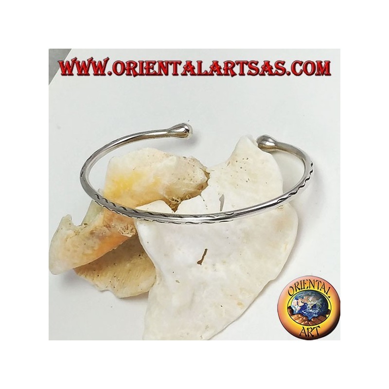 Steifes Armband aus Silber, rund mit Wellen graviert von Hand graviert