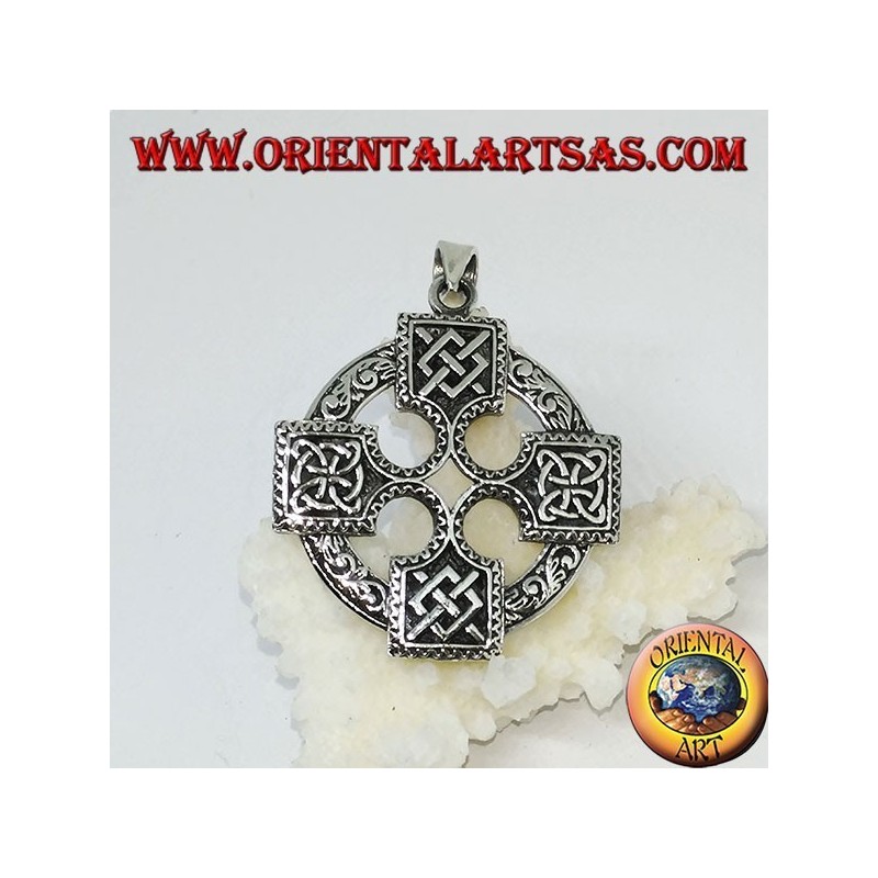 Pendentif en argent, croix celtique avec Odin gungnir