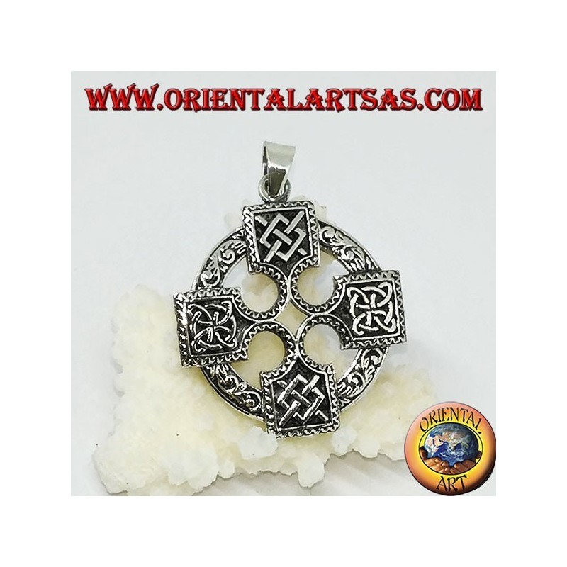 Pendentif en argent, croix celtique avec Odin gungnir
