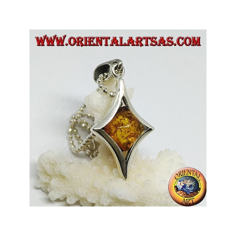 Pendentif en argent en forme de diamant avec une ambre carrée centrale