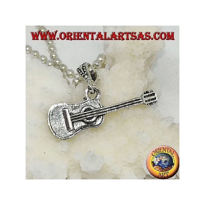 Guitare classique avec pendentif en argent