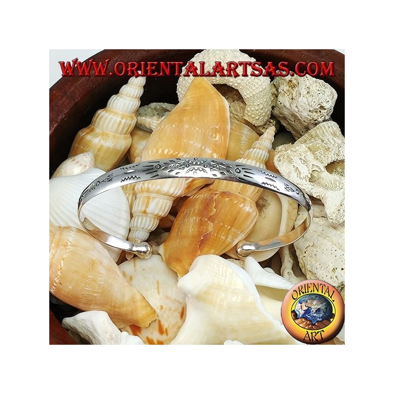 Rigid silver bracelet, engraved with handmade Maori