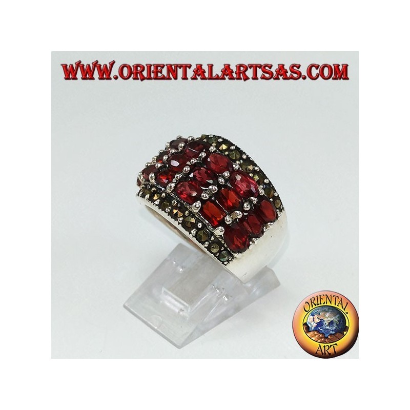 Bague en argent avec une bande arrondie avec 16 grenats naturels ovales