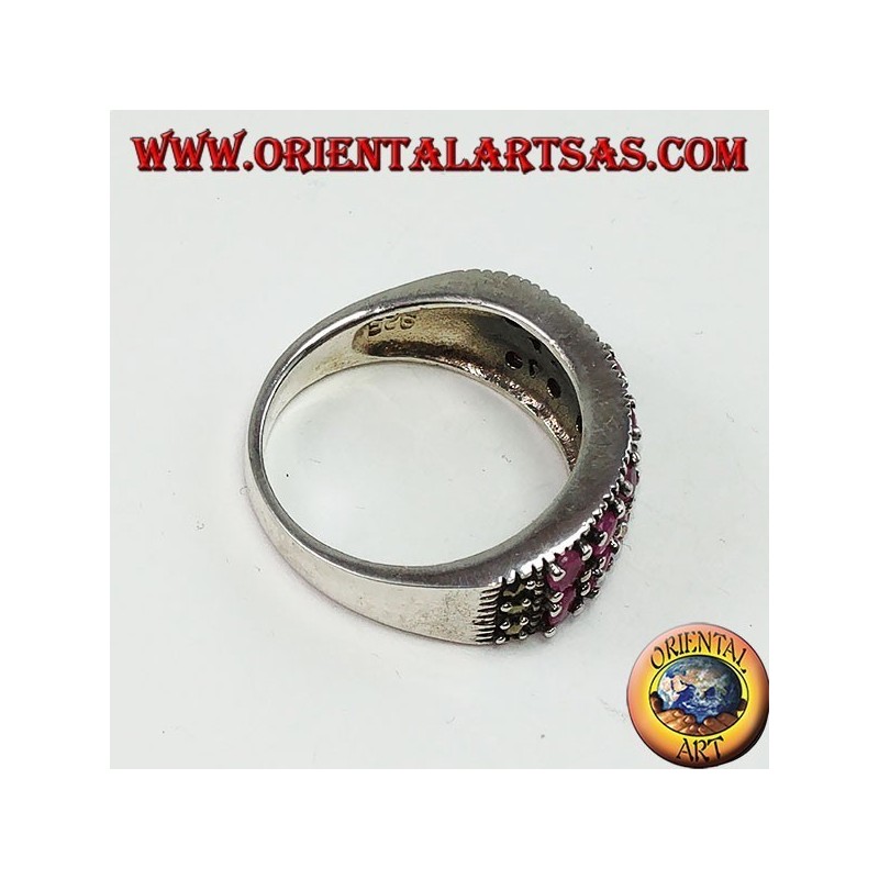 Bague en argent avec deux rangées de rubis ronds