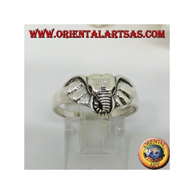 Bague en argent avec une tête d'éléphant