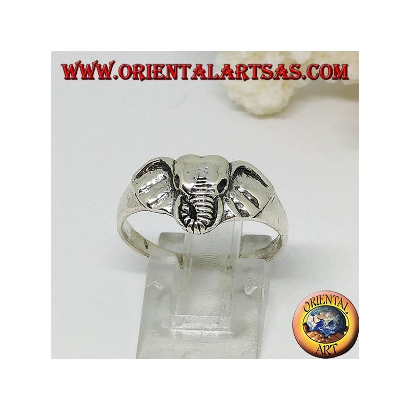 Anello in argento con una testa di elefante