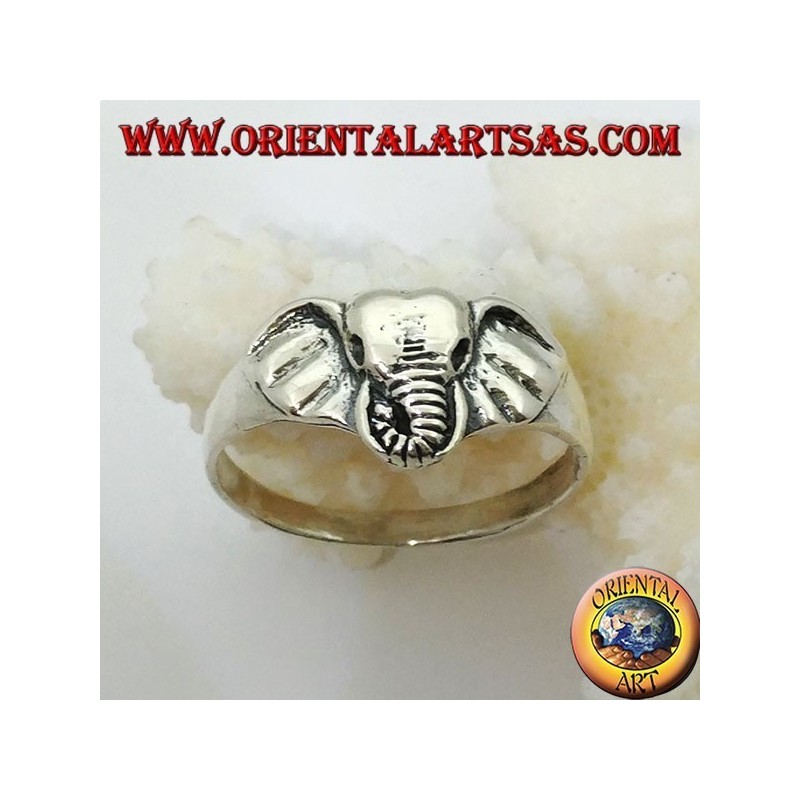 Bague en argent avec une tête d'éléphant