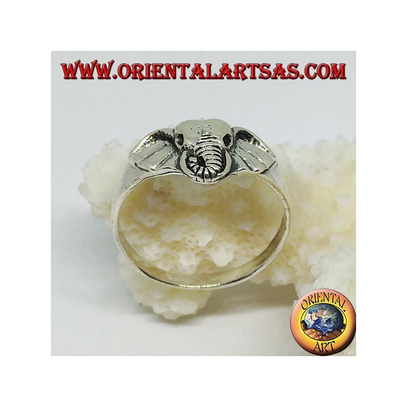 Bague en argent avec une tête d'éléphant