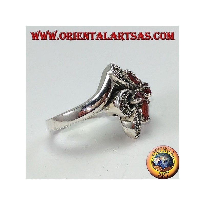 Bague en argent en forme de fleur avec 5 navettes et un rond central