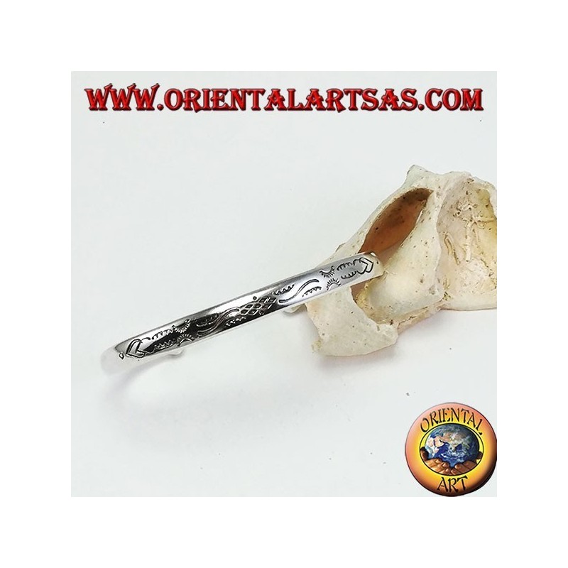 Rigid bracelet in silver, with Balinese handmade engravings