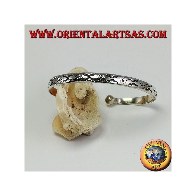 Bracelet rigide en argent, étoiles et nuages gravés à la main