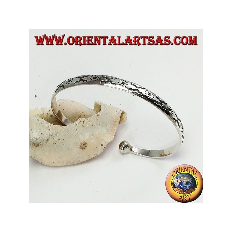Bracelet rigide en argent, étoiles et nuages gravés à la main