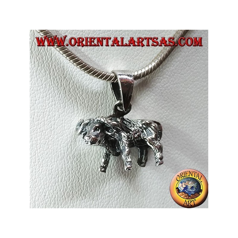 Colgante de plata de un búfalo
