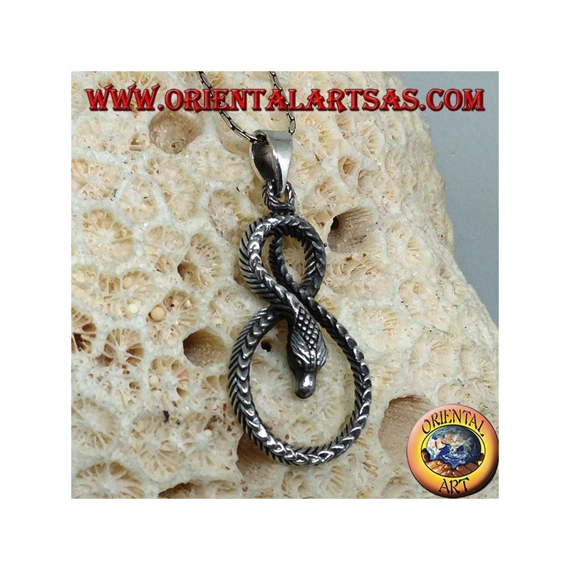 Pendant in silver snake twisted in the shape of eight
