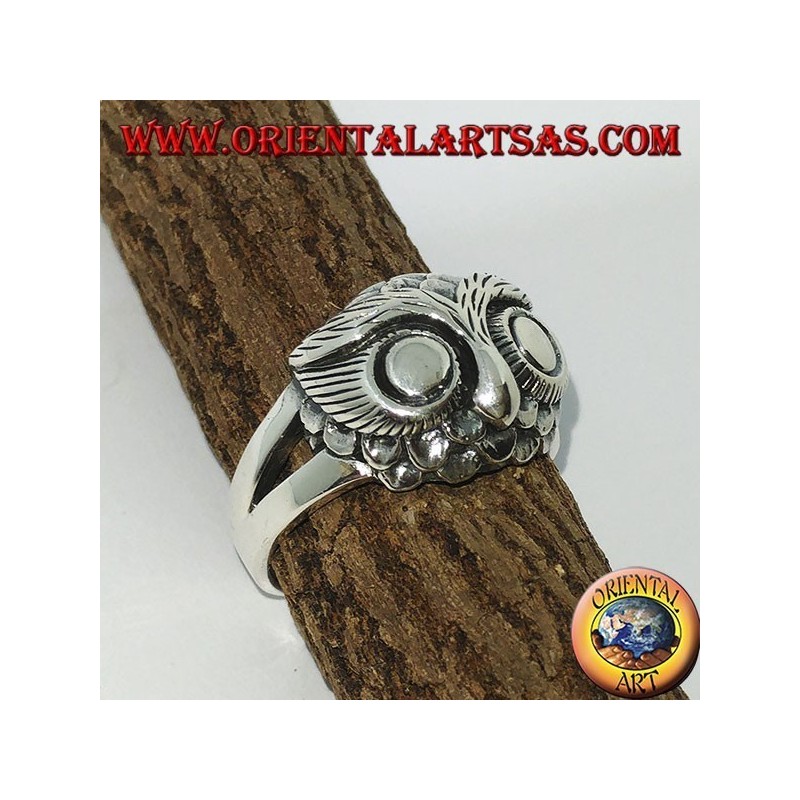 Anello in argento con testa di gufo ad occhi grandi