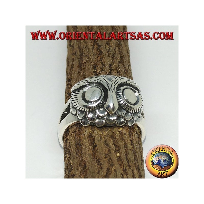 Silver ring with owl's head with big eyes