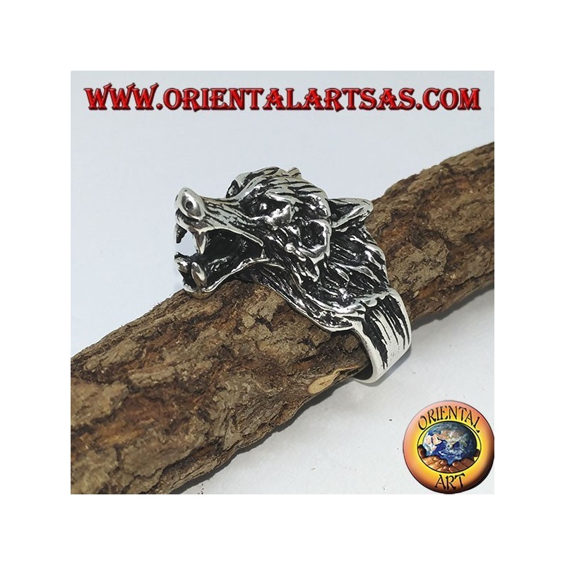 Bague en argent, tête de loup grognant