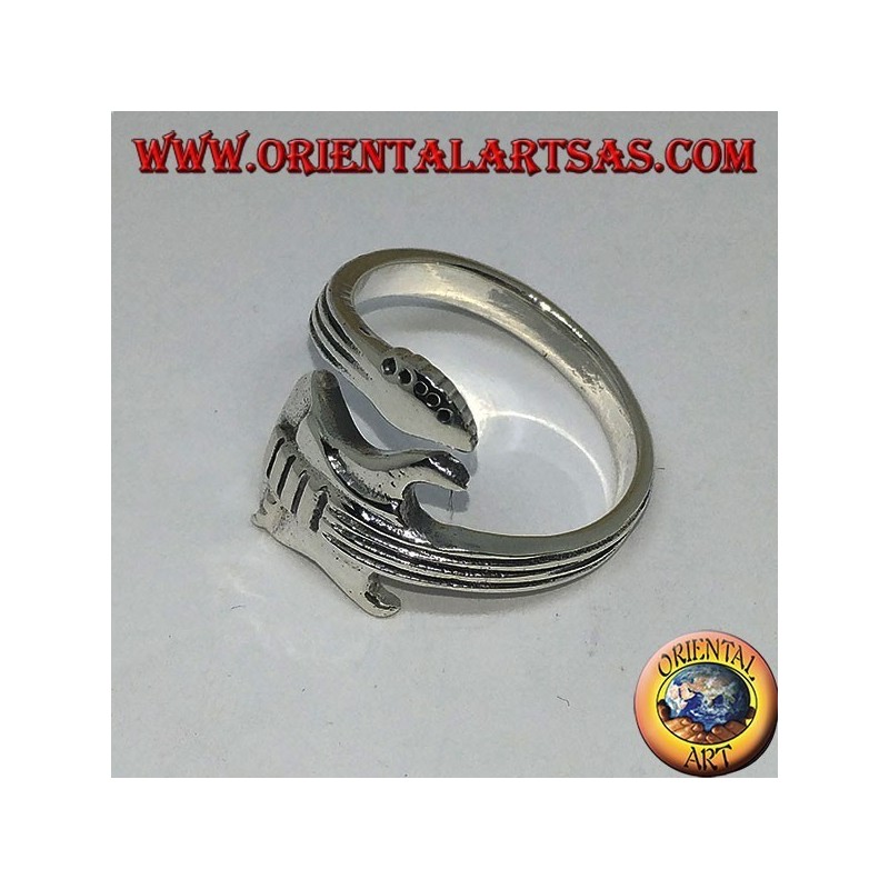 Anello in argento avvolgente chitarra elettrica, in orizzontale