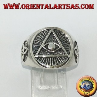 Anello in argento della piramide degli illuminati con nodo di tyrone sui lati 