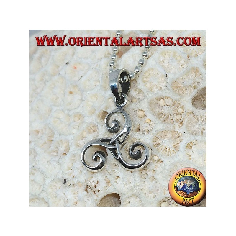 Triskele pendentif en argent, triskell, triskelion avec noeud en tyrone au centre