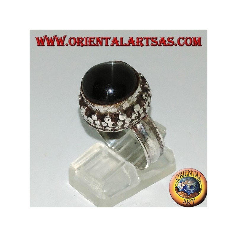 Anello in argento a bordo alto con Black Star tonda incastonata