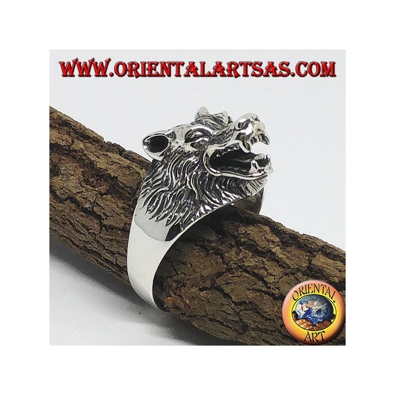Silver ring, with a wolf's head that growls