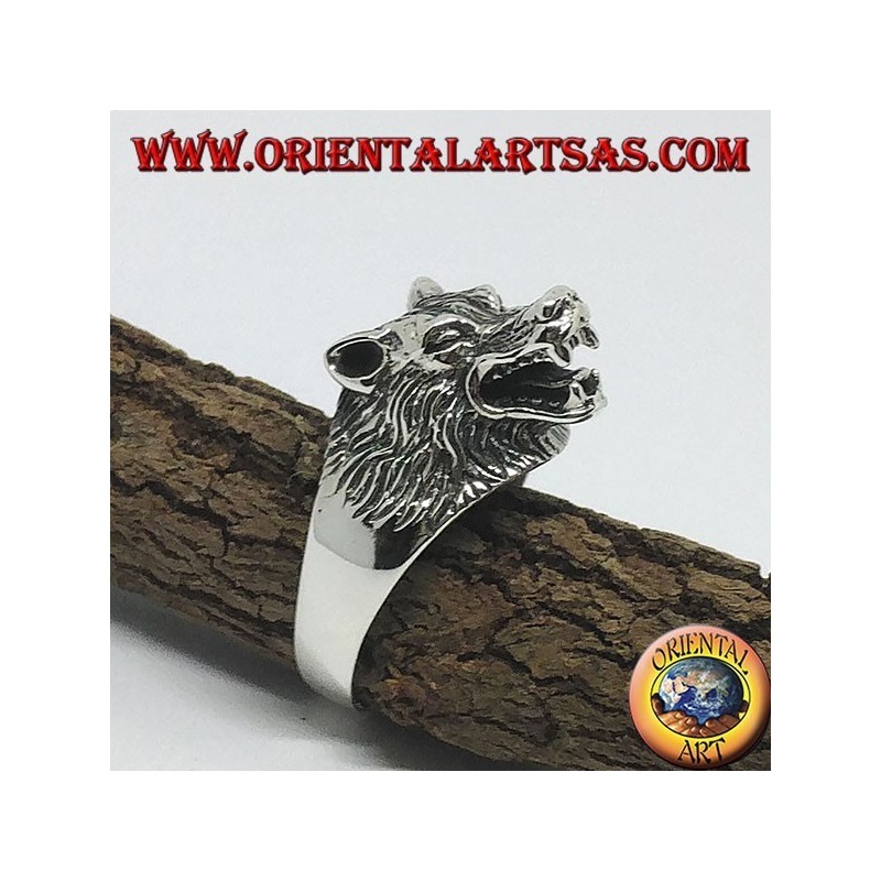 Silver ring, with a wolf's head that growls
